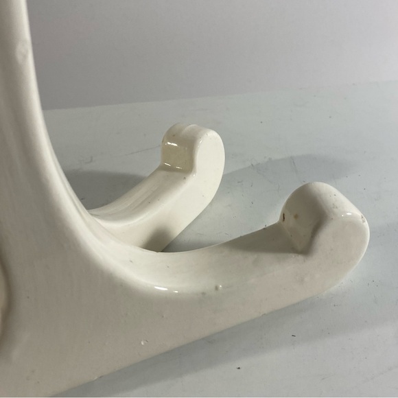 Vintage Ceramic Easel Height 8” - Picture 3 of 6